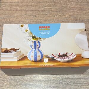 Mondo Llama Ceramic Vase & Plate Kit